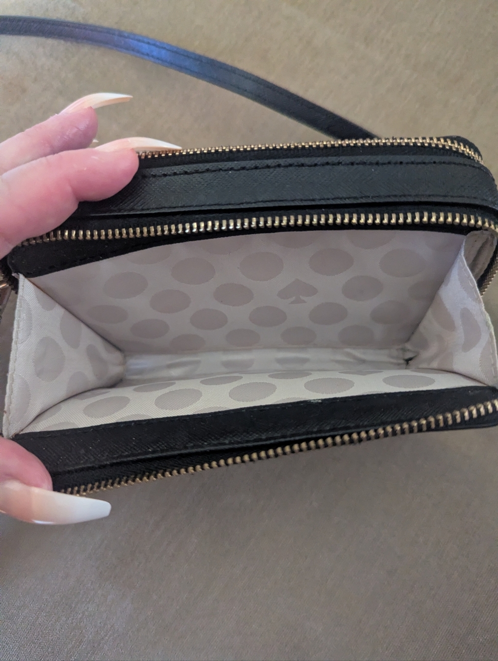kate spade black saffiano crossbody wallet - Picture 4 of 5